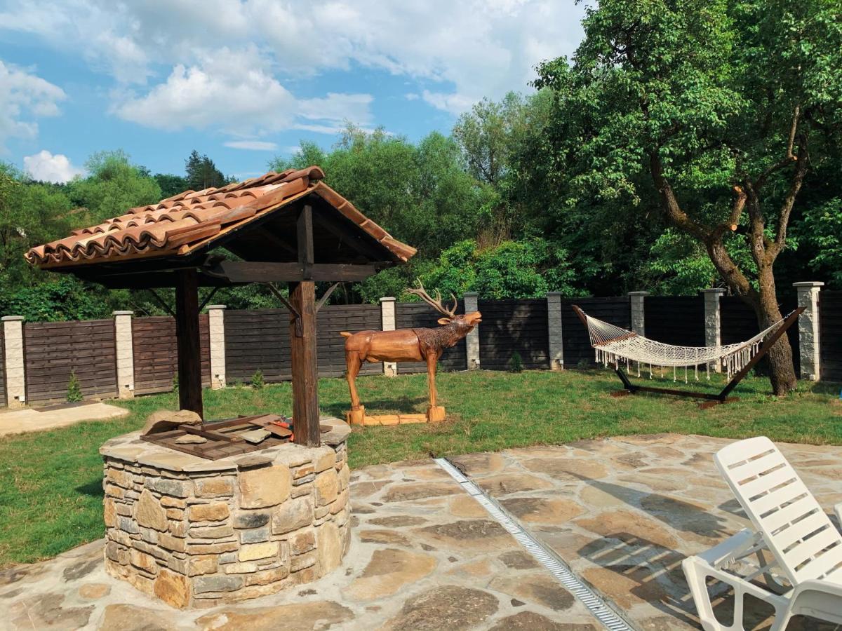 Карамановите Къщи Aprilți Exterior foto