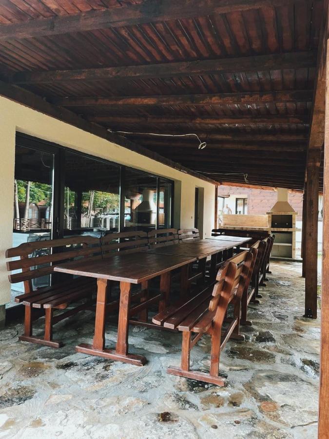 Карамановите Къщи Aprilți Exterior foto