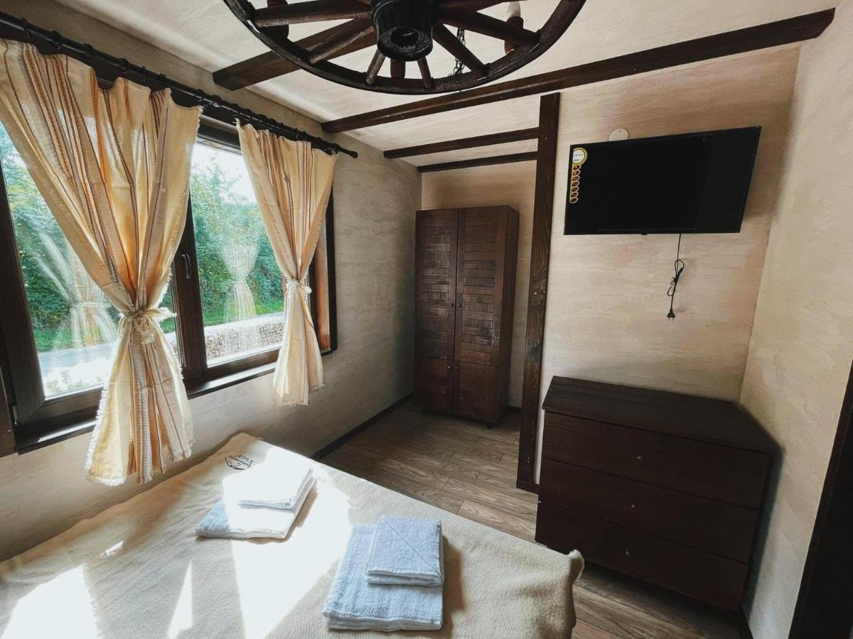 Карамановите Къщи Aprilți Exterior foto