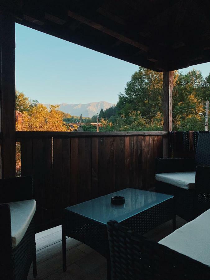 Карамановите Къщи Aprilți Exterior foto